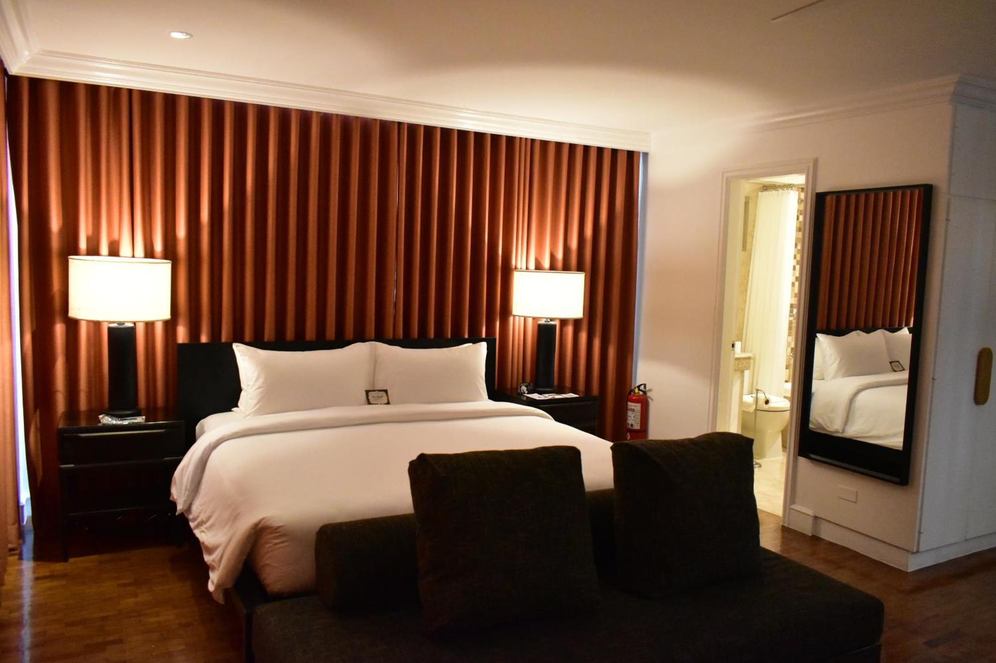 Hotel The Henry Miranila Quezon 3*